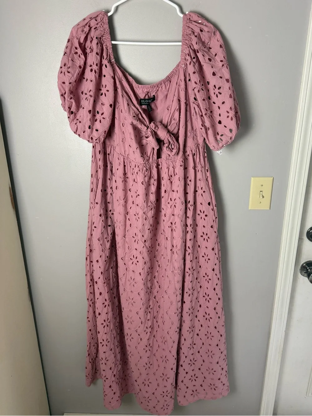 Eloquii Woman’s Eyelet Detain Tie Front Puff Sleeve Maxi Dress SZ 16 Pink Mauve - Picture 3 of 10